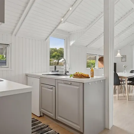 Hannah - 200m From The Sea By Interhome Feriehus